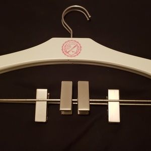 (Rare) Victoria Secret PINK hanger (2pk)